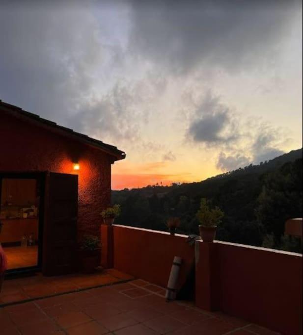 Masia Can Castellar Sant Iscle De Vallalta Экстерьер фото